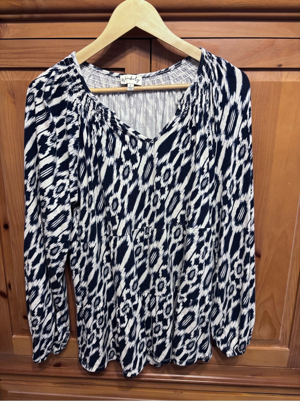 Wonderly Black & White Printed V-Neck Peplum Tunic
